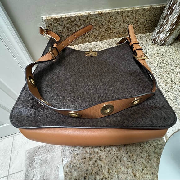 Michael Kors Sullivan Large North/South Messenger with dustbag - Picture 4 of 14